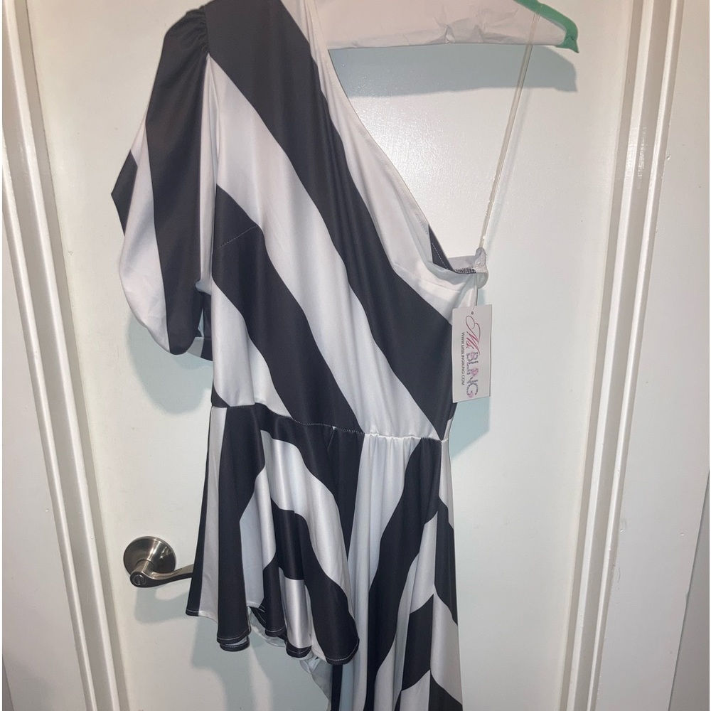 One shoulder blouse with train